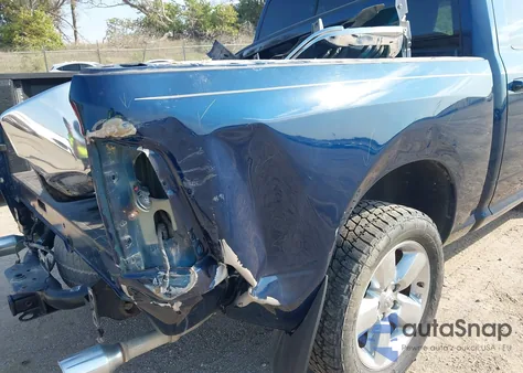 2019 Ram 1500 Classic Big Horn 4X4 5'7 Box из США, поврежденный, VIN 1C6RR7LT1KS689900